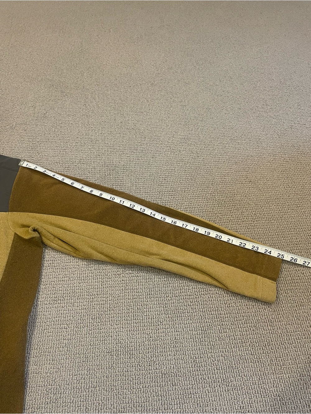 Patagonia Men's Tan and Black Jacket - Picture 14 of 14